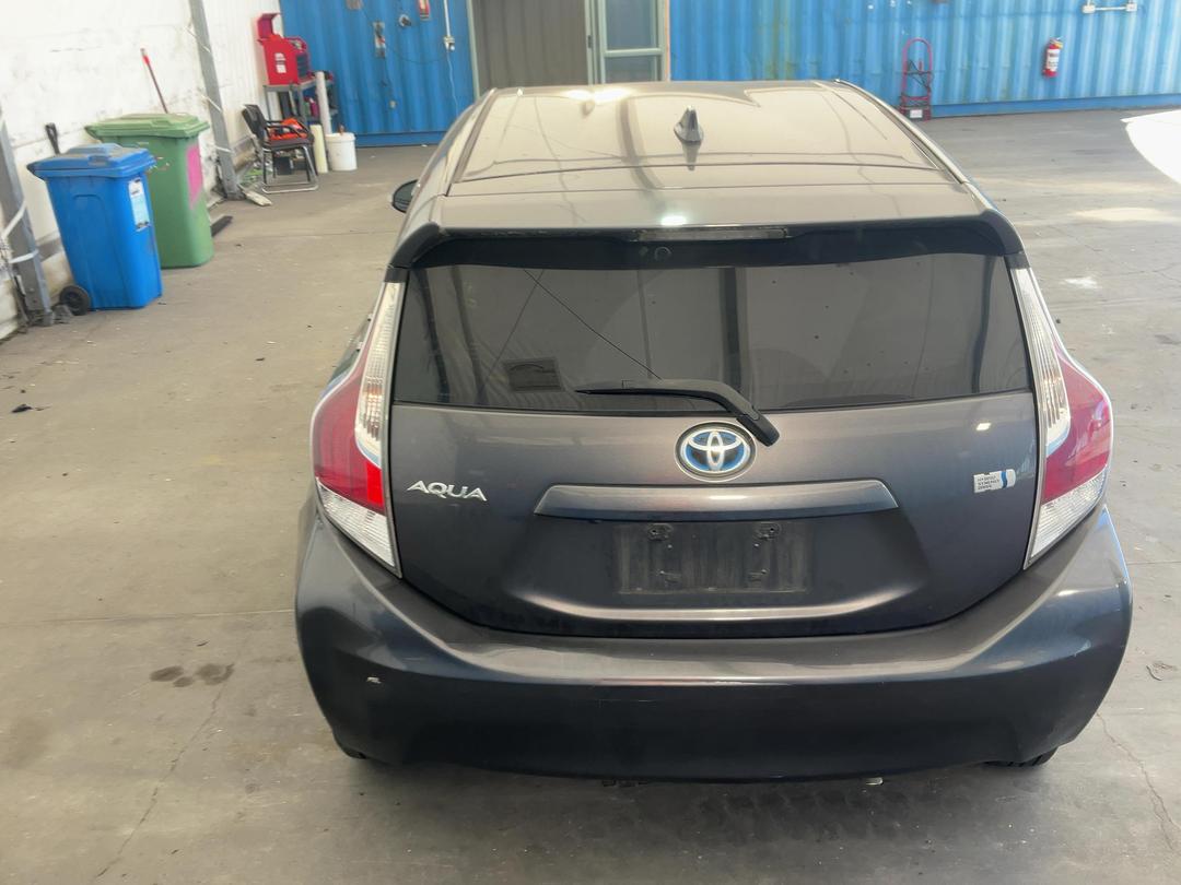 Photo '9' of Toyota Aqua Photo '9' of Toyota Aqua