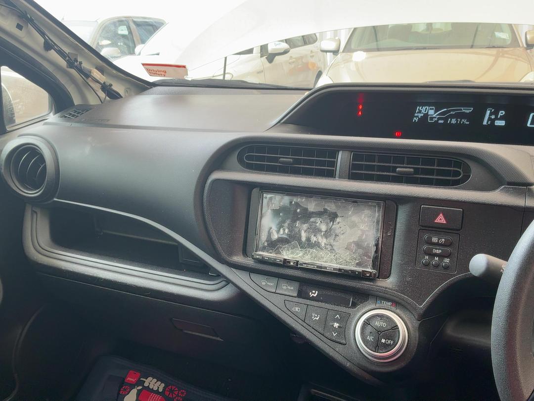 Photo '16' of Toyota Aqua Photo '16' of Toyota Aqua