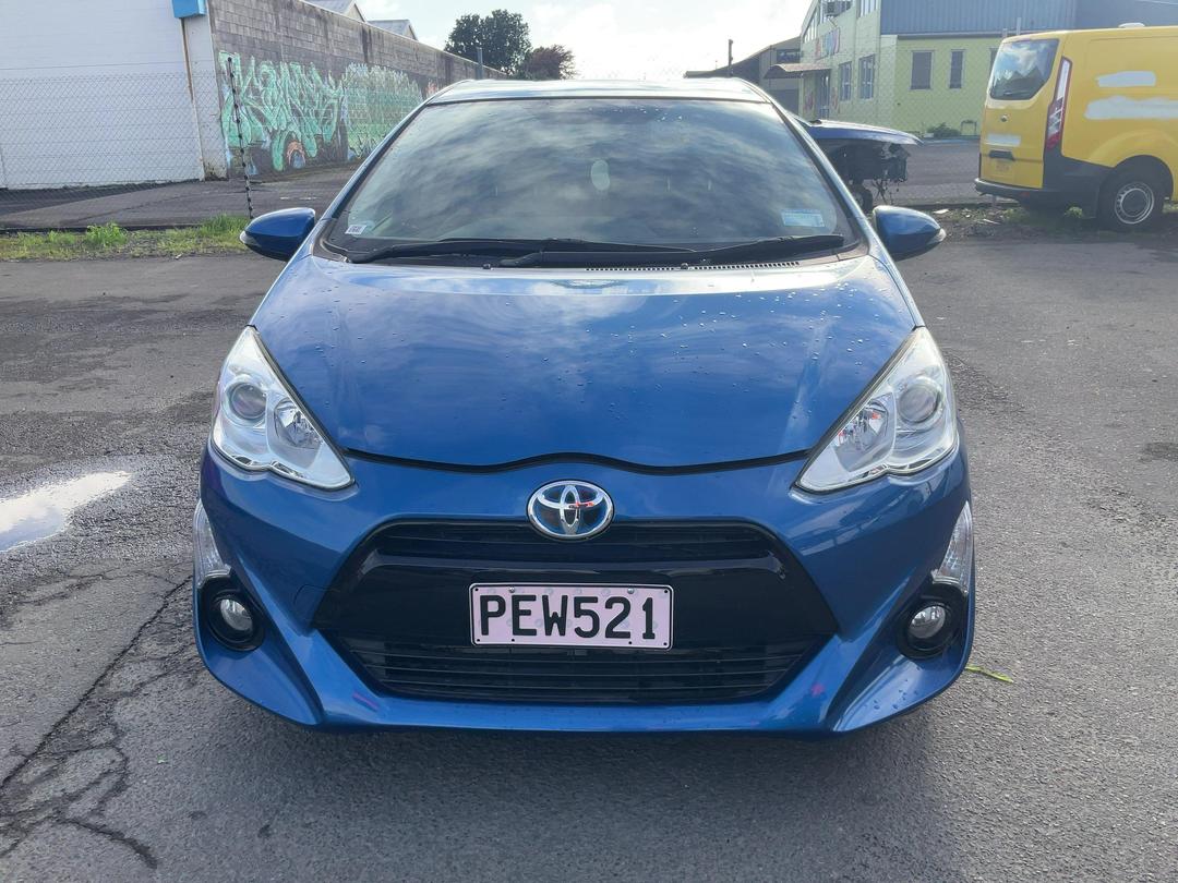 Photo '3' of Toyota Aqua Photo '3' of Toyota Aqua