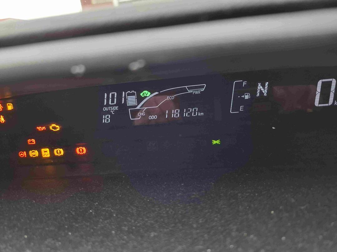 Photo '10' of Toyota Aqua Photo '10' of Toyota Aqua