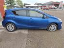 Thumbnail '3' of Toyota Aqua