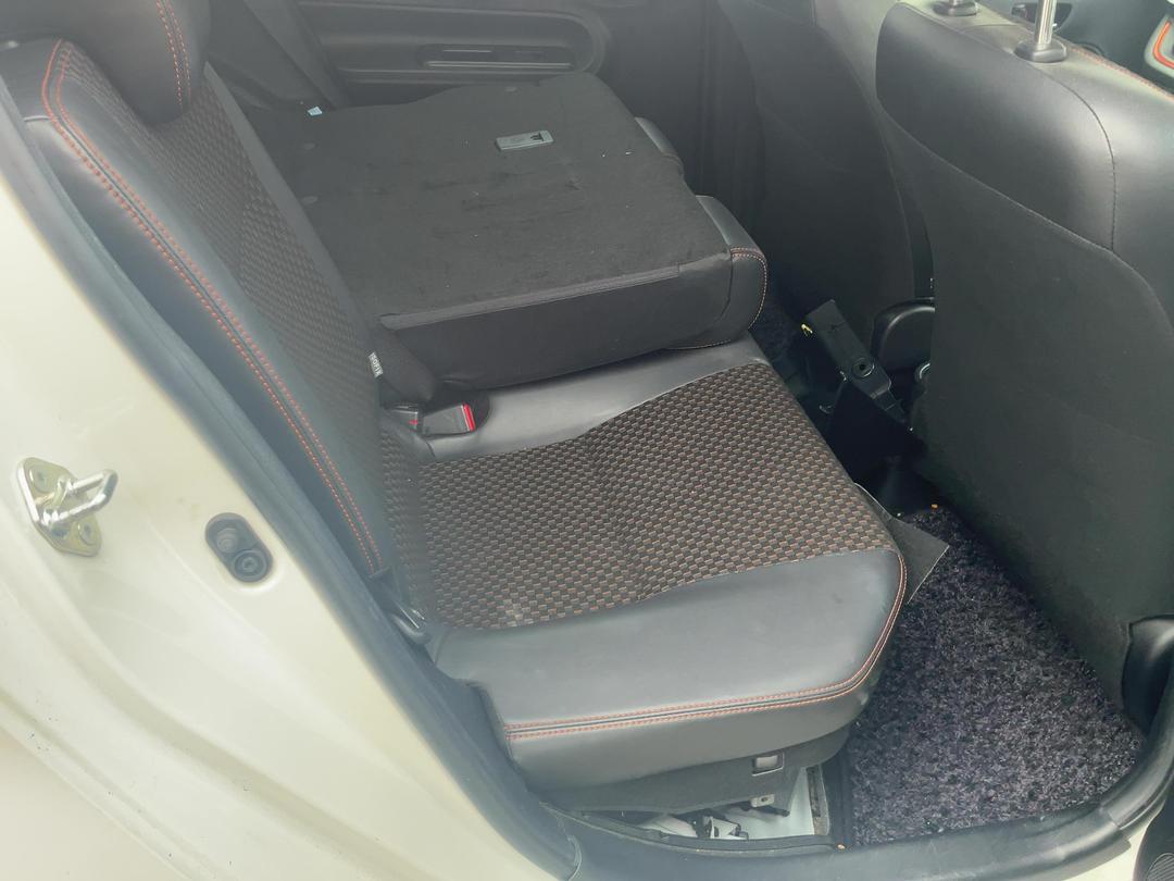 Photo '15' of Toyota Aqua Photo '15' of Toyota Aqua
