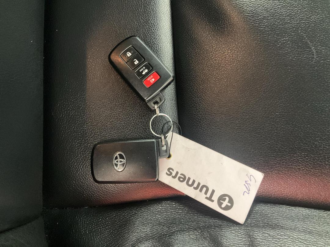 Photo '22' of Toyota Aurion