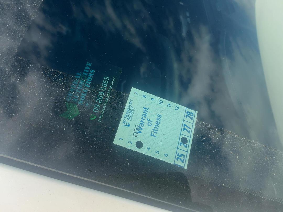 Photo '24' of Toyota Camry