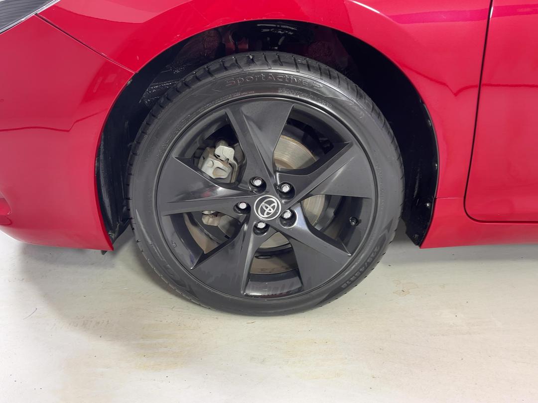 Photo '10' of Toyota Camry