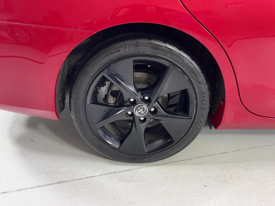 Photo '12' of Toyota Camry