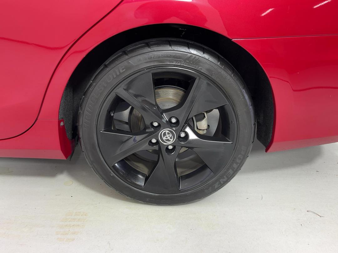 Photo '11' of Toyota Camry