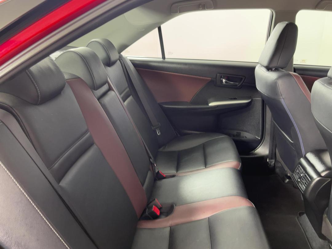 Photo '20' of Toyota Camry