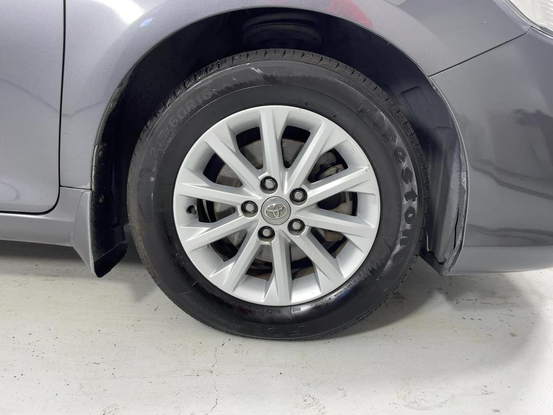 Photo '9' of Toyota Camry