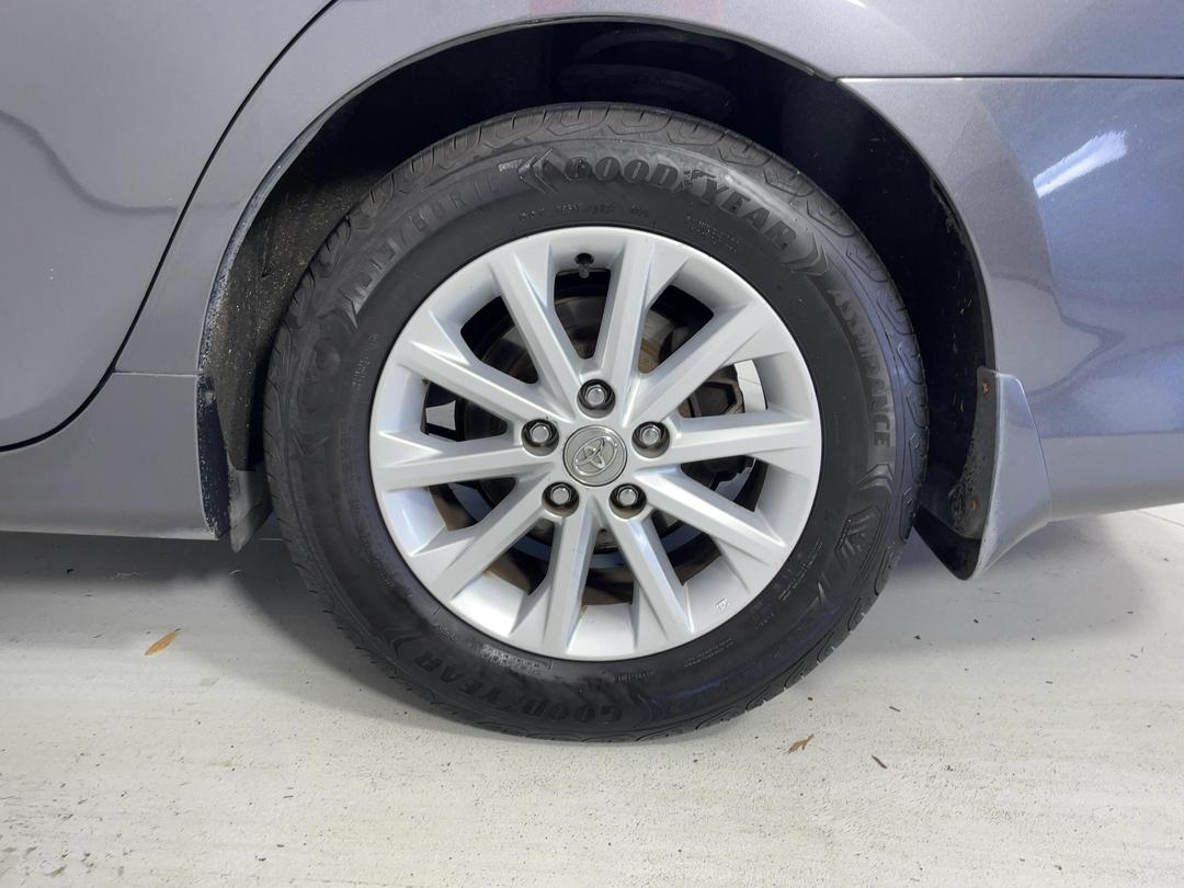 Photo '11' of Toyota Camry