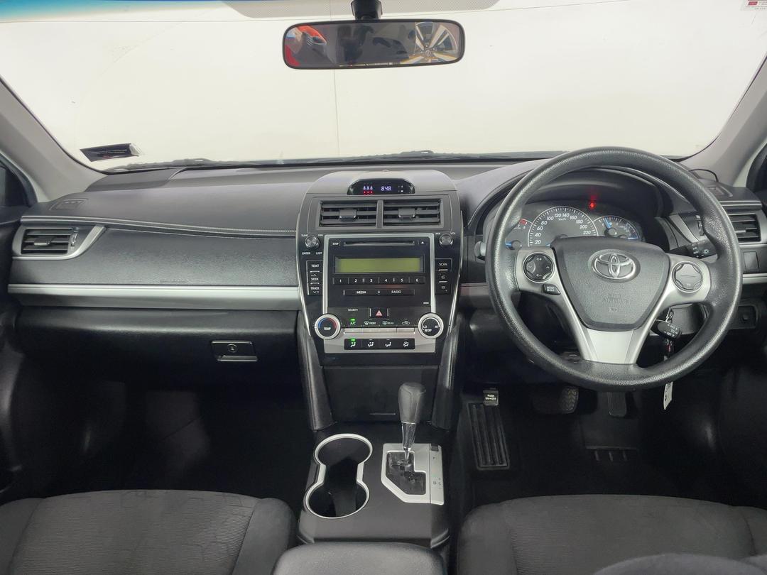 Photo '17' of Toyota Camry