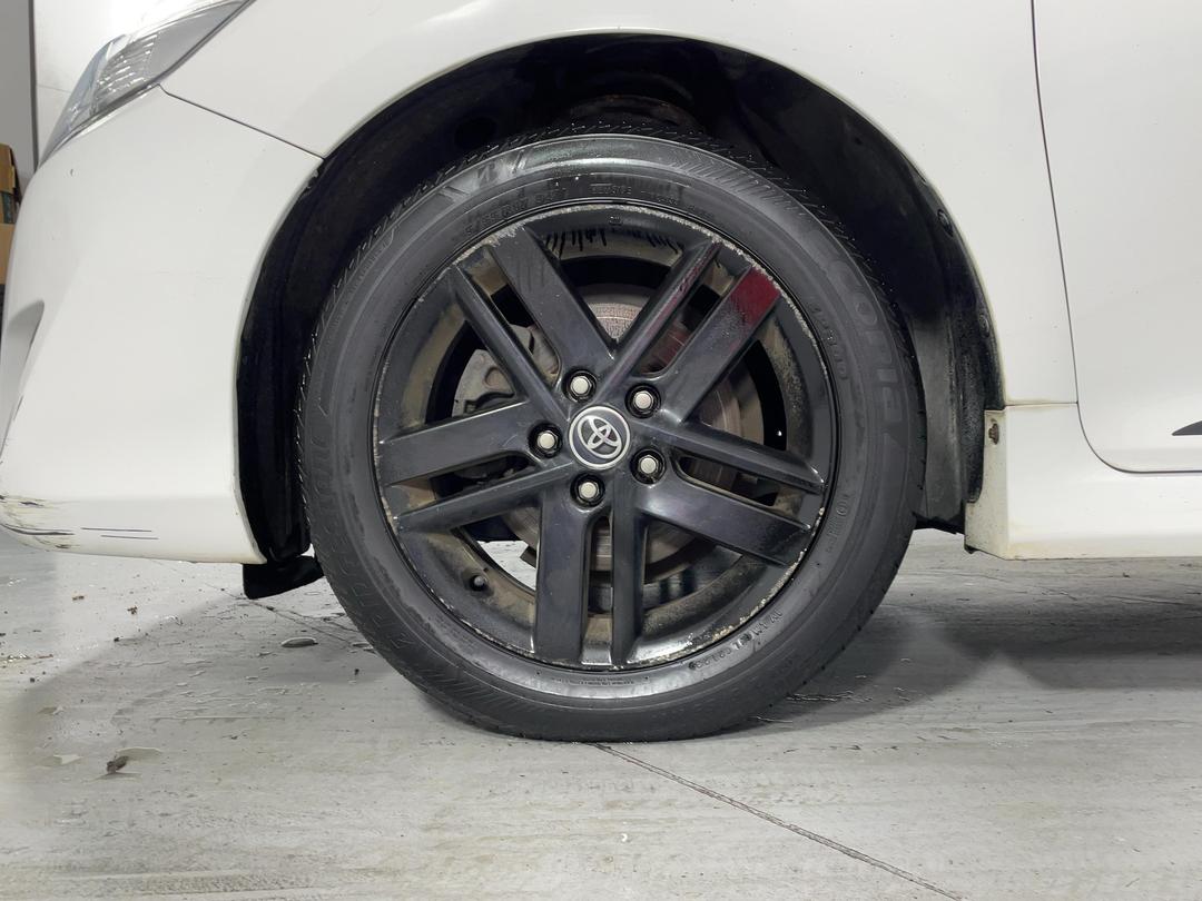 Photo '10' of Toyota Camry