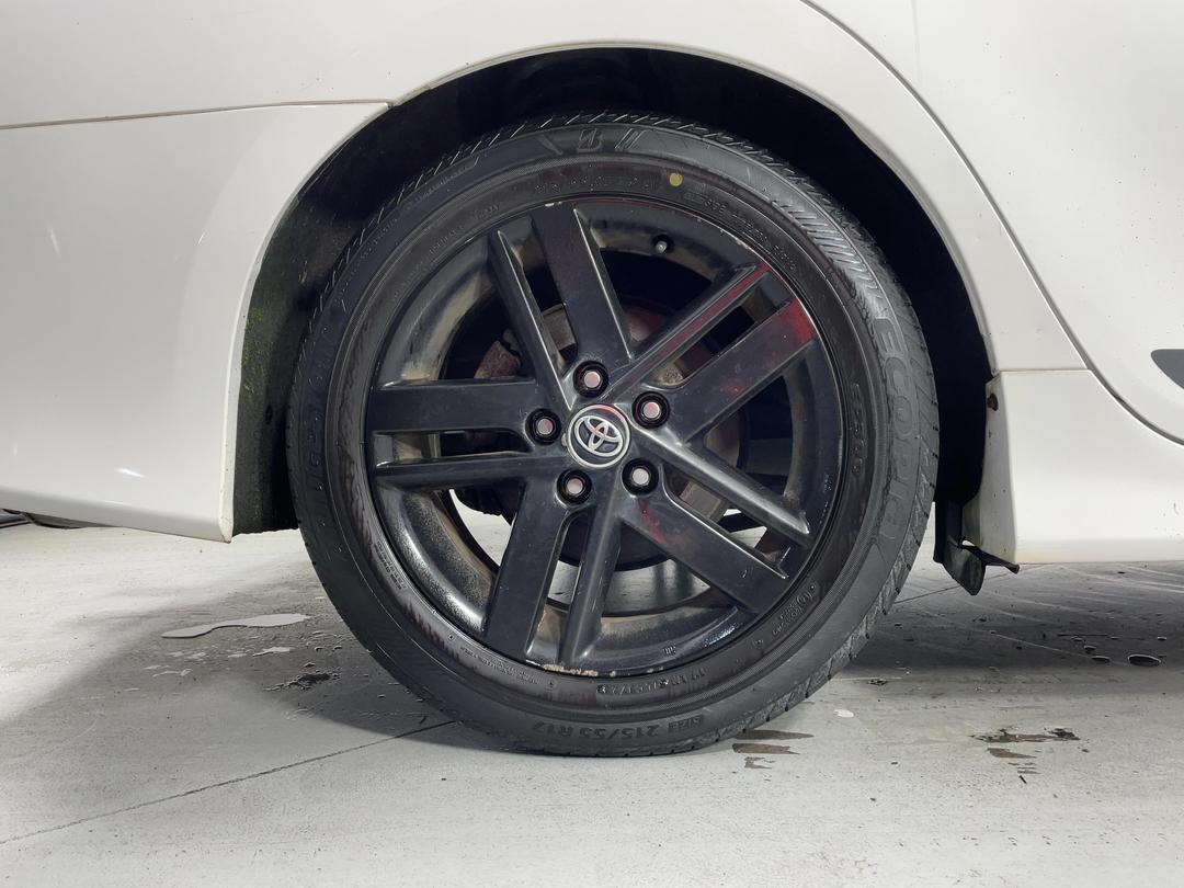 Photo '12' of Toyota Camry