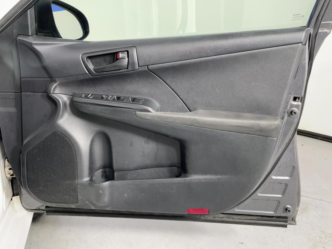 Photo '15' of Toyota Camry