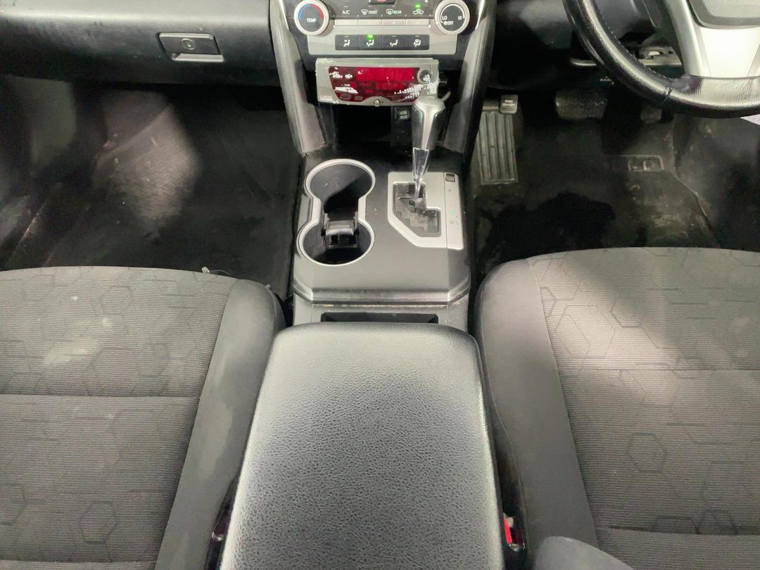 Photo '18' of Toyota Camry