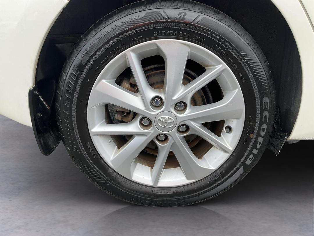 Photo '12' of Toyota Corolla