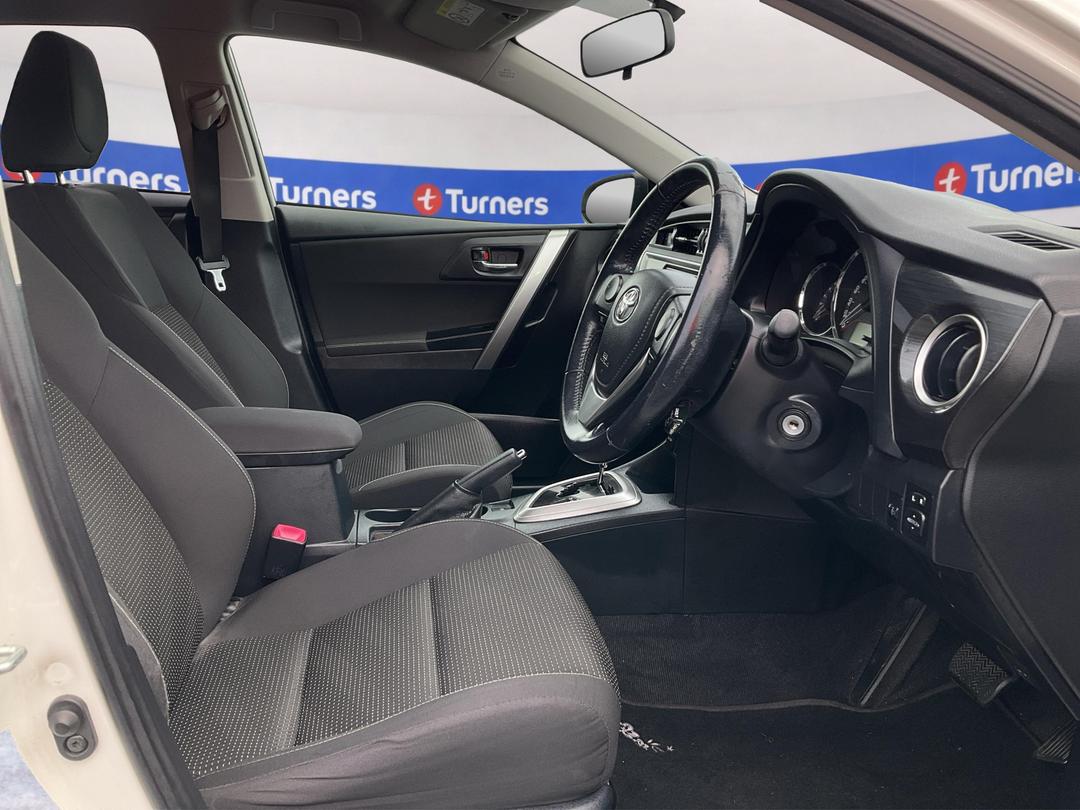 Photo '16' of Toyota Corolla