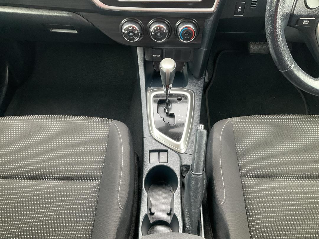 Photo '18' of Toyota Corolla