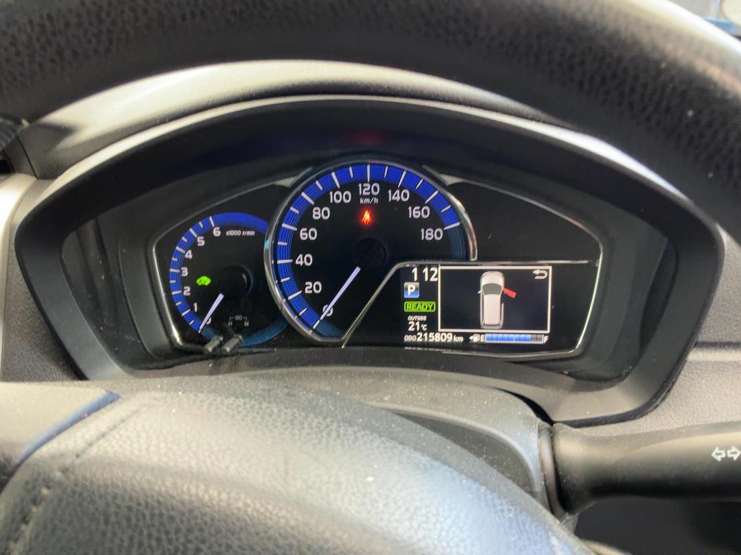 Photo '9' of Toyota Corolla Fielder Hybrid