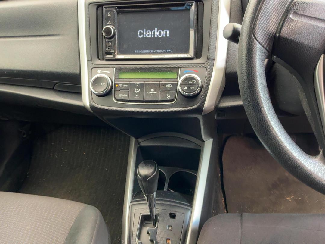 Photo '10' of Toyota Corolla Fielder Hybrid