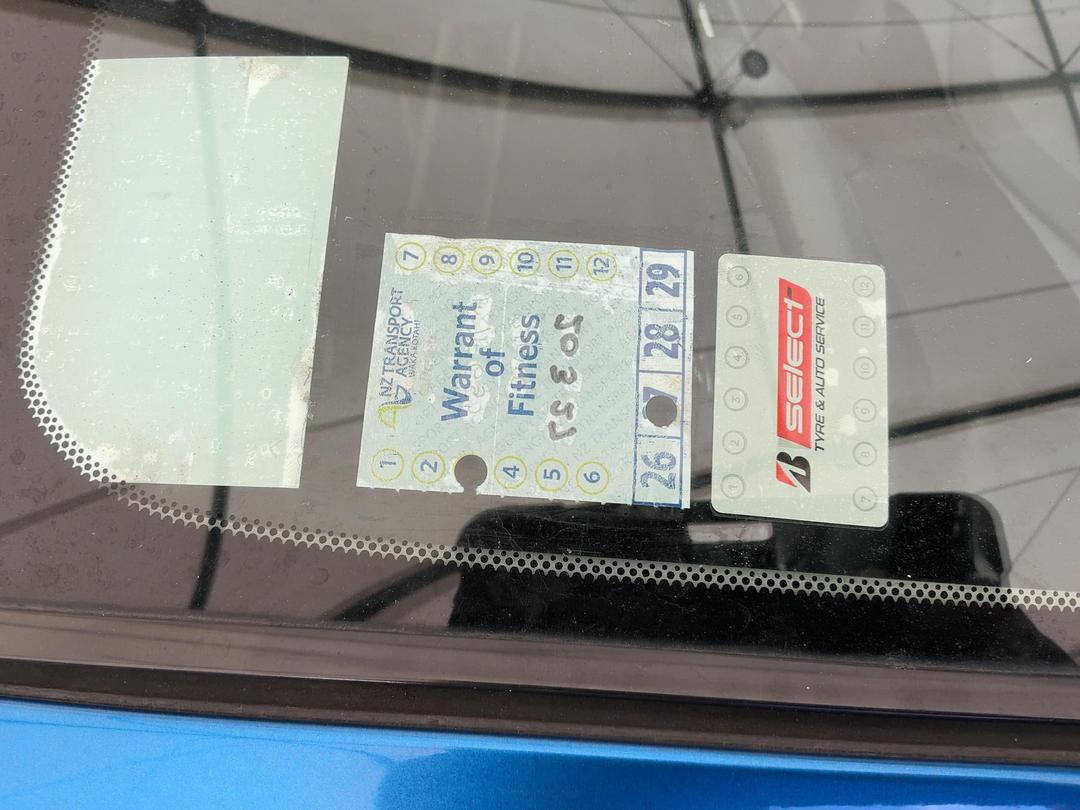 Photo '18' of Toyota Corolla Fielder Hybrid