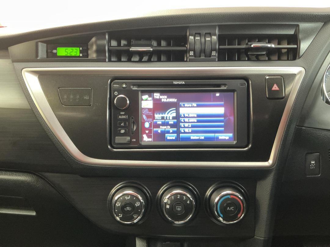 Photo '18' of Toyota Corolla