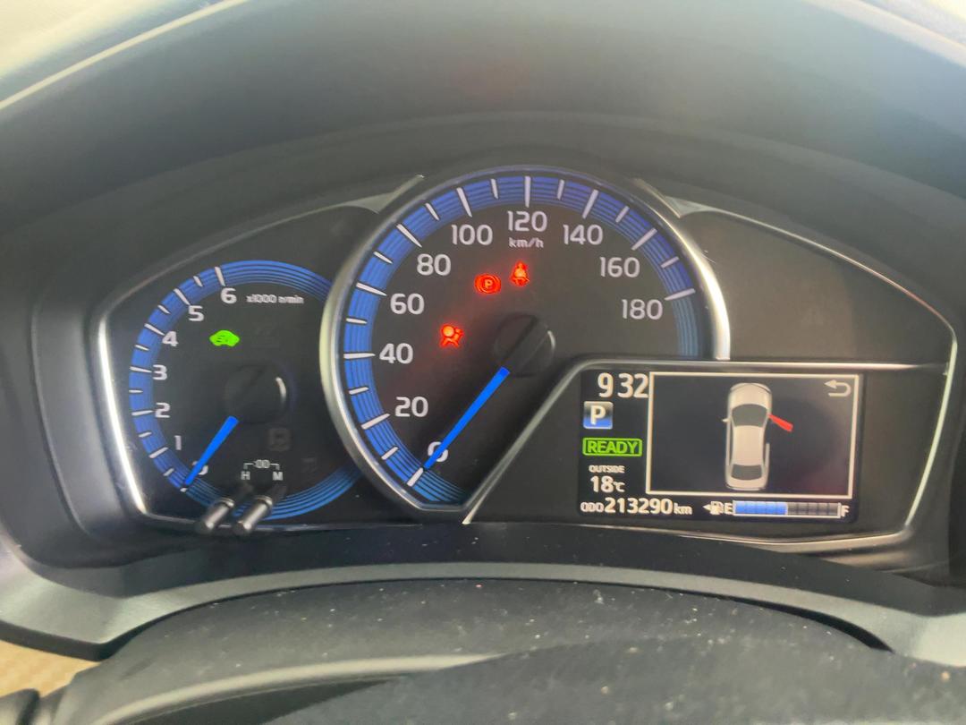Photo '19' of Toyota Corolla Axio Photo '19' of Toyota Corolla Axio