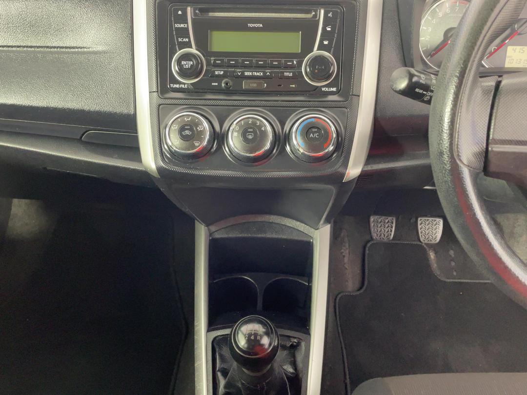 Photo '18' of Toyota Corolla