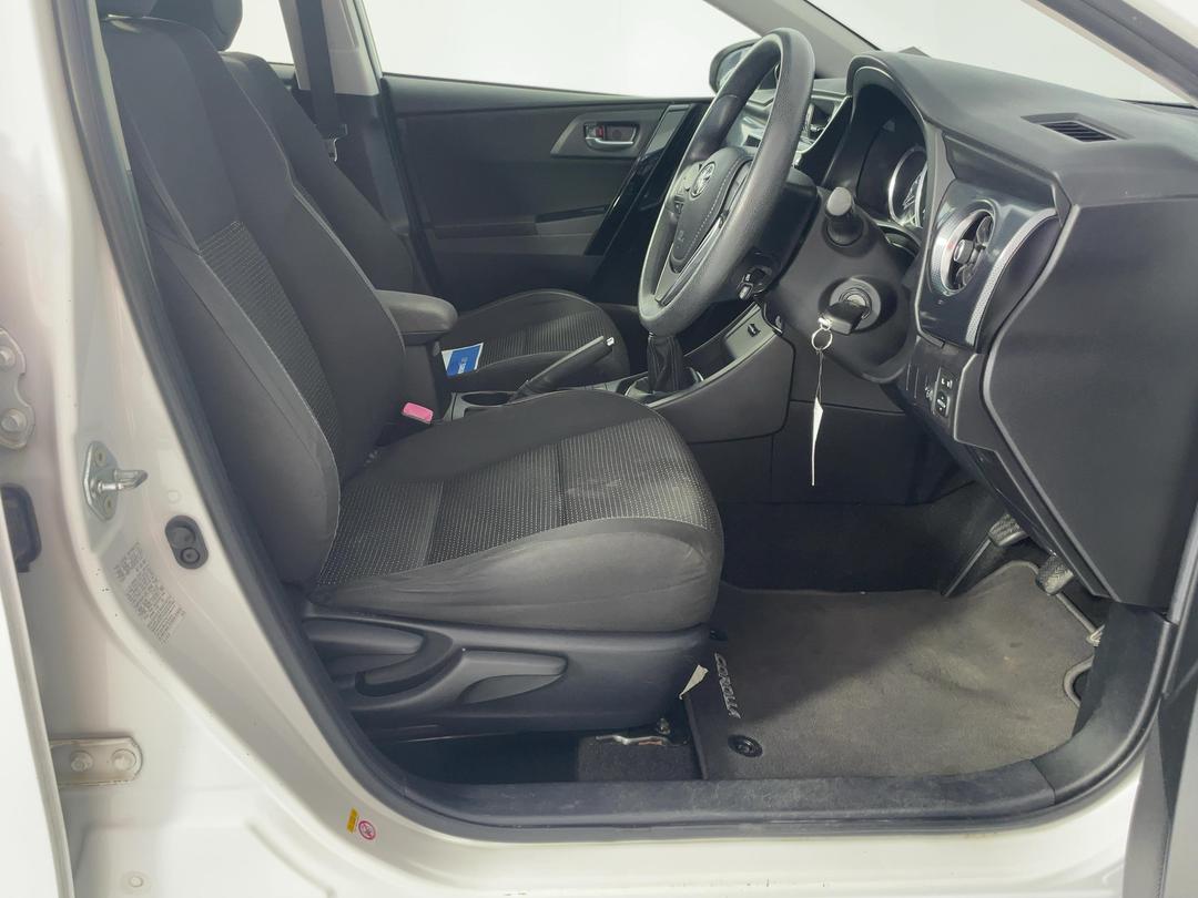 Photo '16' of Toyota Corolla