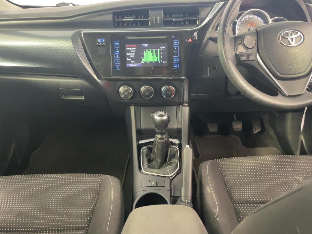Photo '18' of Toyota Corolla