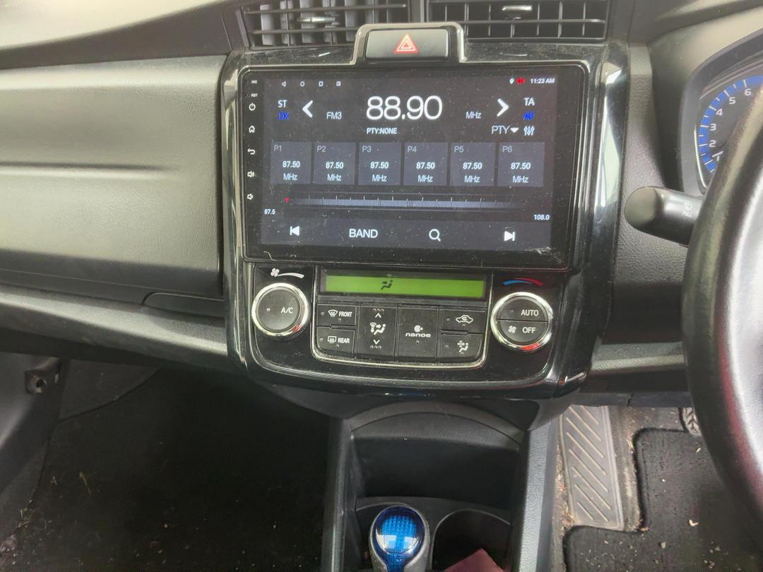 Photo '15' of Toyota Corolla Axio Photo '15' of Toyota Corolla Axio