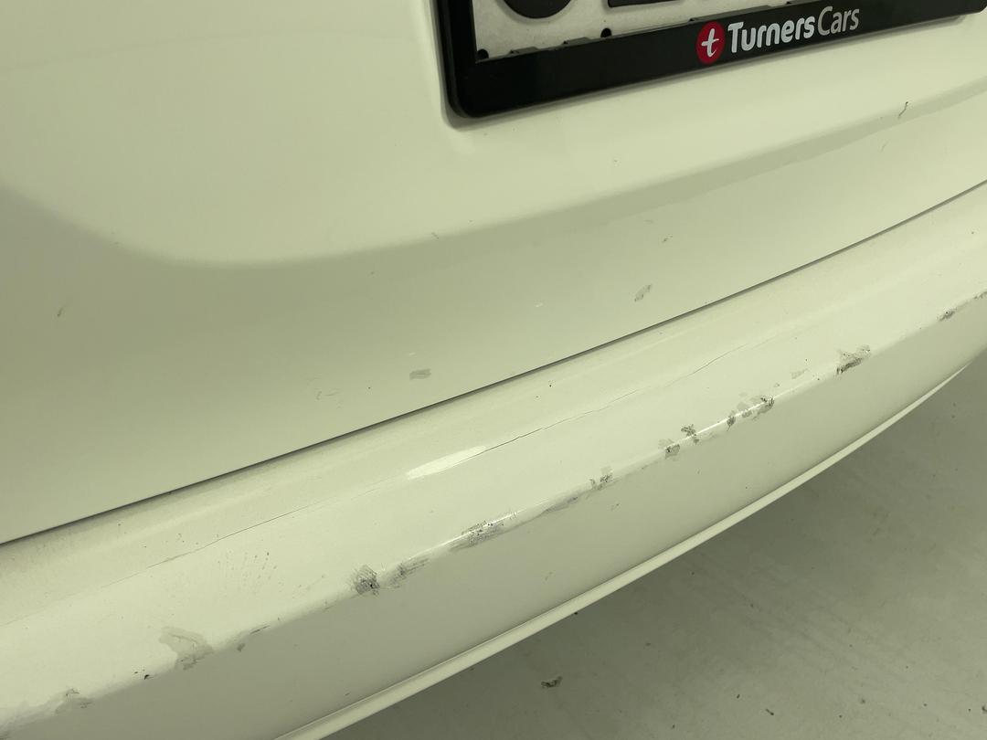 Photo '28' of Toyota Corolla