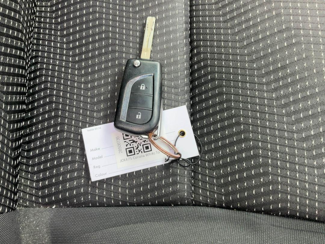 Photo '13' of Toyota Corolla GX