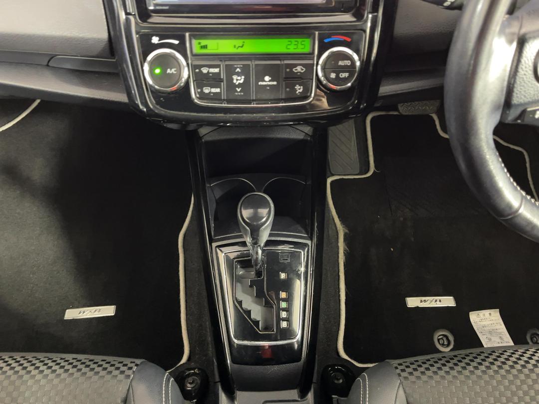 Photo '18' of Toyota Corolla Fielder