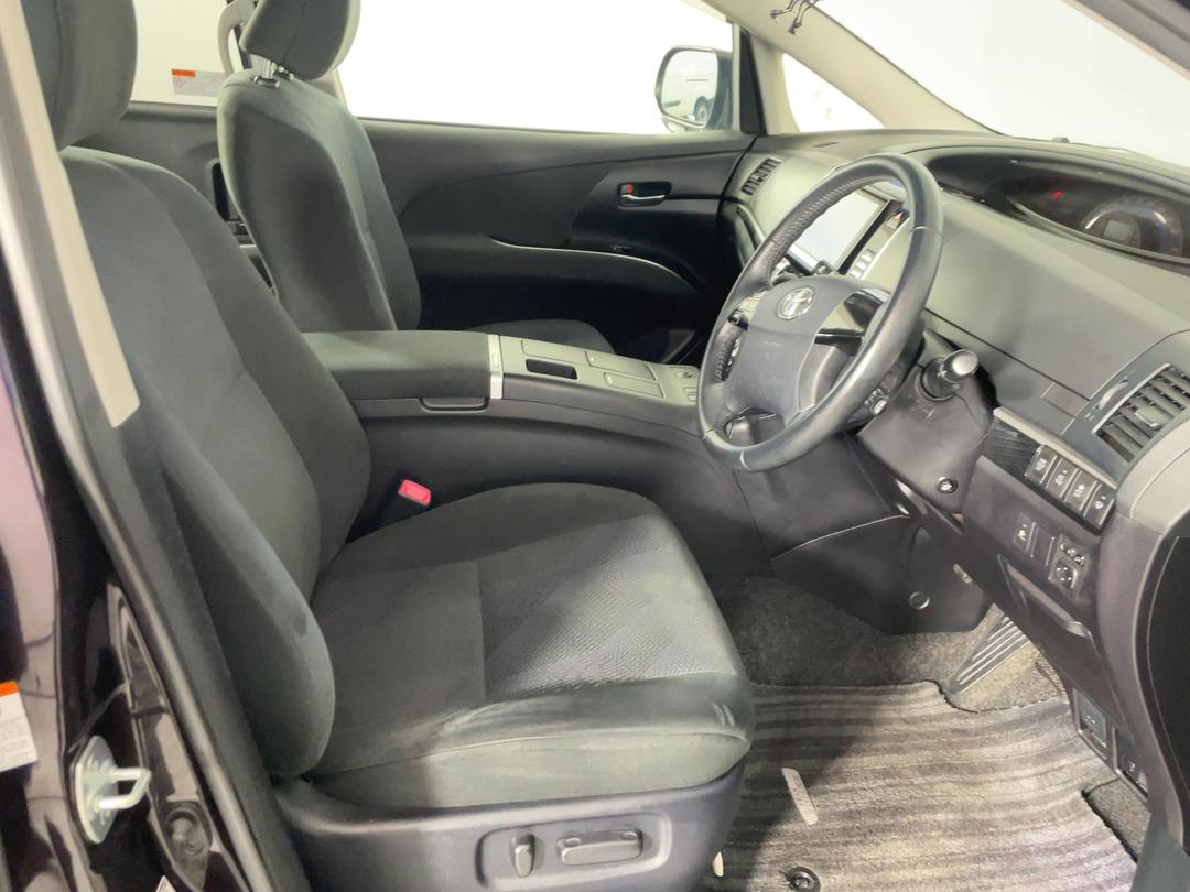 Photo '16' of Toyota Estima