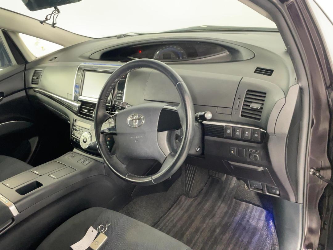 Photo '17' of Toyota Estima
