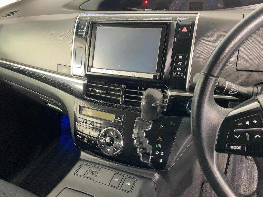 Photo '18' of Toyota Estima