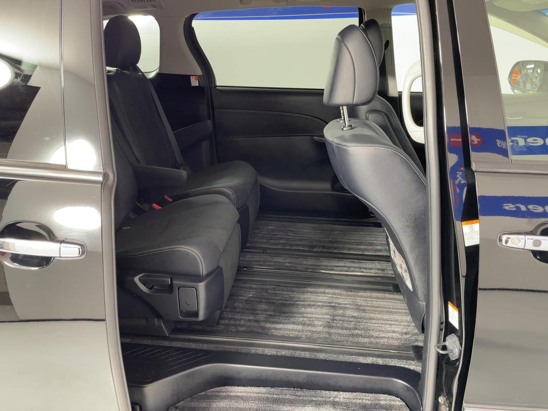 Photo '19' of Toyota Estima