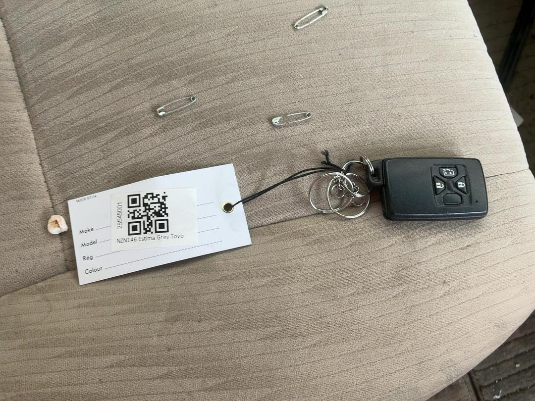 Photo '15' of Toyota Estima Photo '15' of Toyota Estima