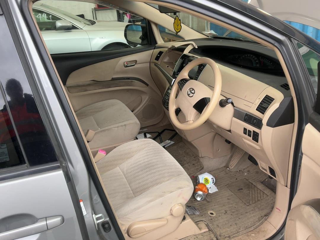 Photo '16' of Toyota Estima Photo '16' of Toyota Estima