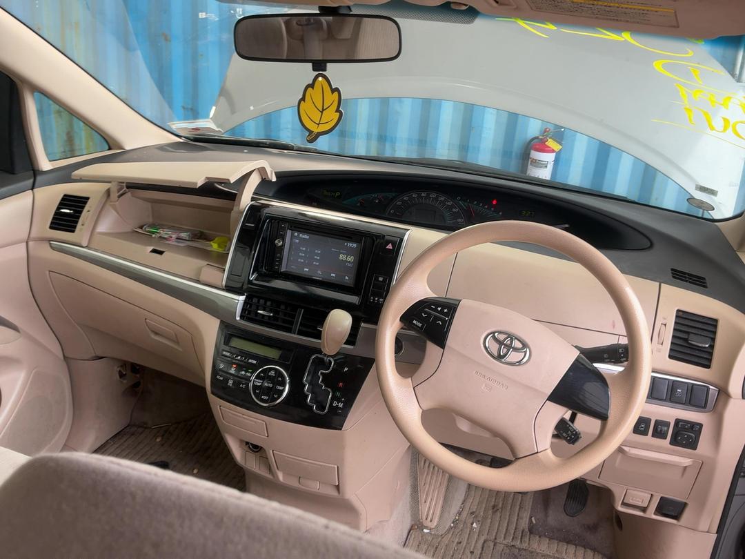 Photo '18' of Toyota Estima Photo '18' of Toyota Estima