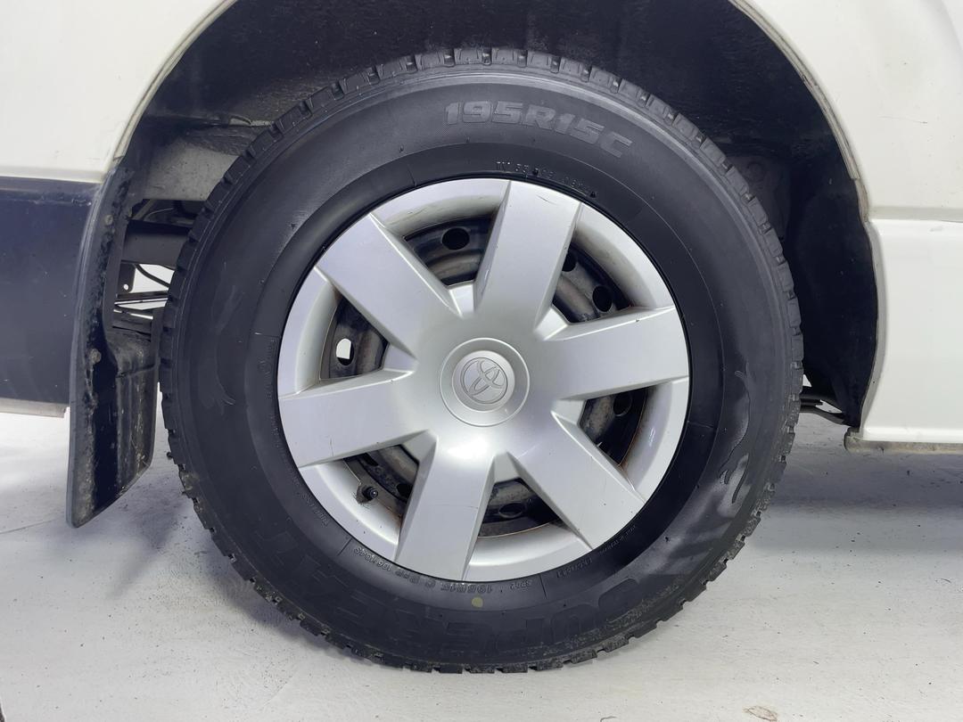 Photo '12' of Toyota Hiace