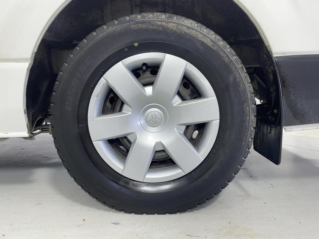 Photo '11' of Toyota Hiace