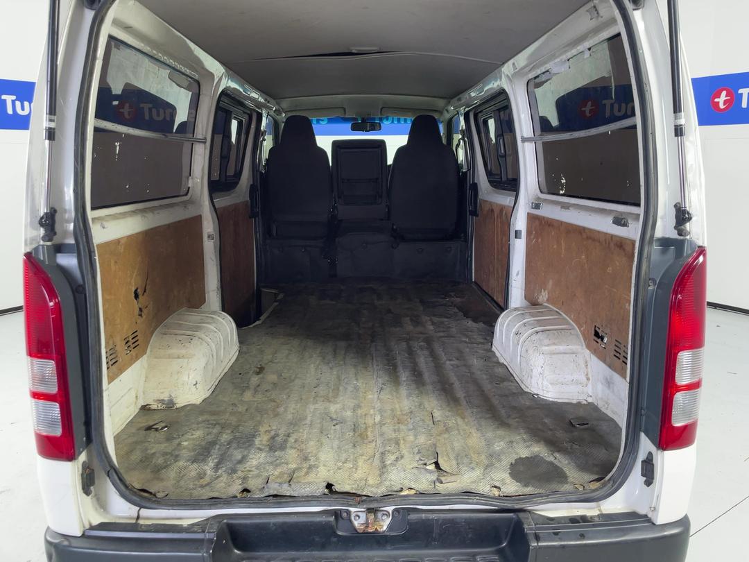 Photo '14' of Toyota Hiace