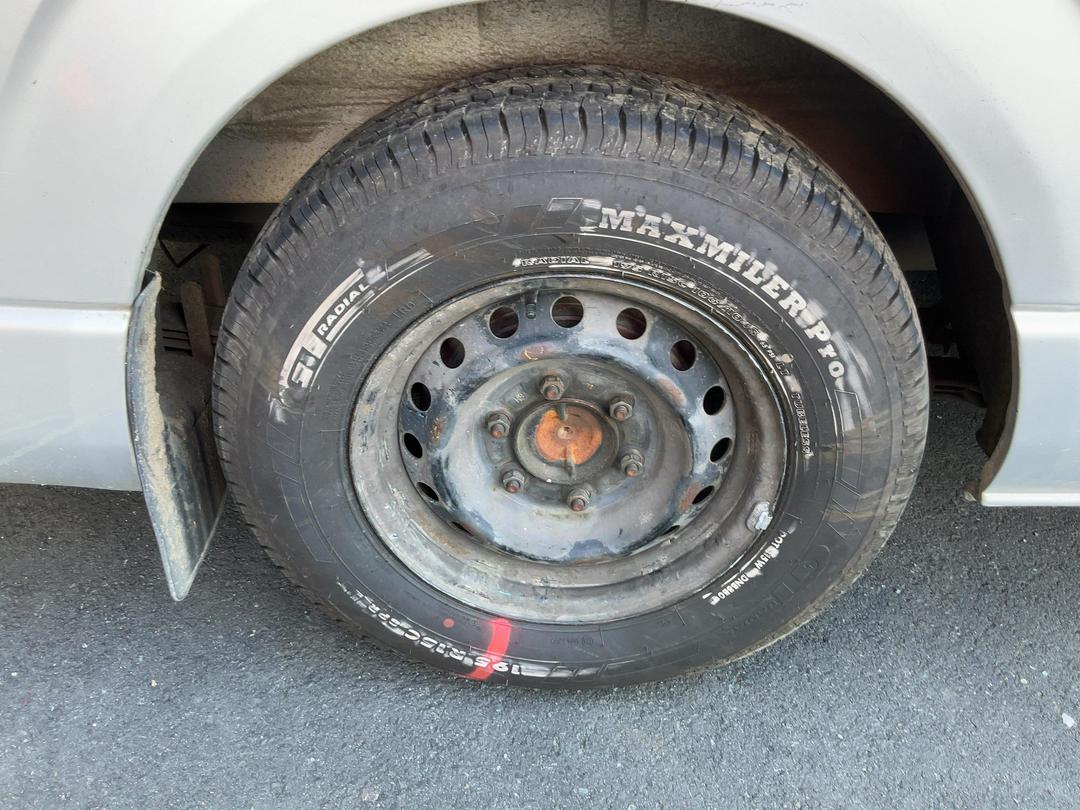 Photo '9' of Toyota Hiace Minibus TD Photo '9' of Toyota Hiace Minibus TD