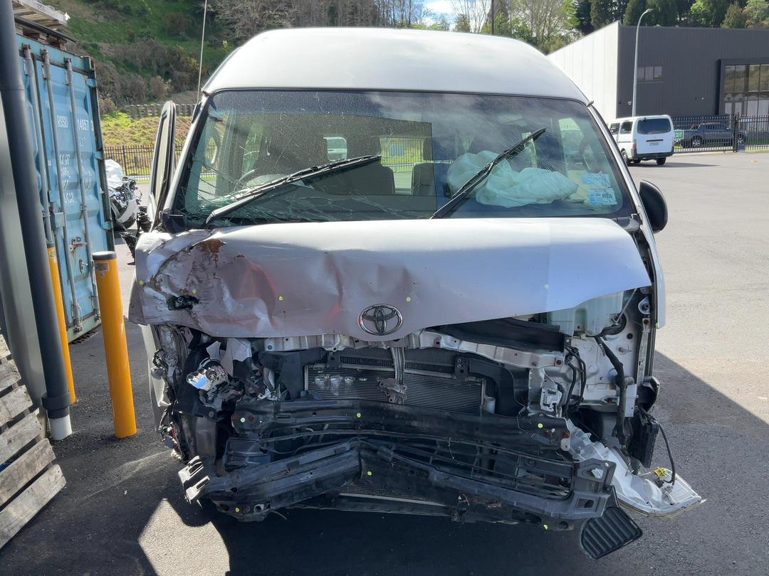 Photo '3' of Toyota Hiace Minibus TD Photo '3' of Toyota Hiace Minibus TD