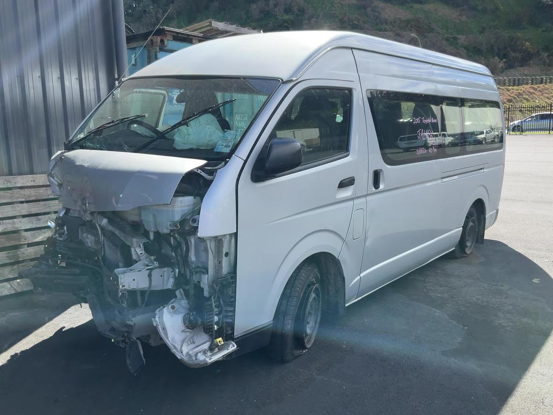 Photo '4' of Toyota Hiace Minibus TD Photo '4' of Toyota Hiace Minibus TD