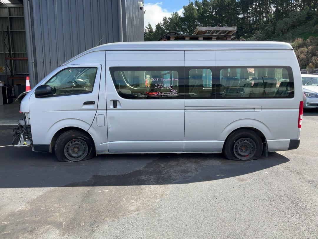 Photo '5' of Toyota Hiace Minibus TD Photo '5' of Toyota Hiace Minibus TD