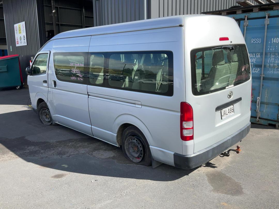Photo '6' of Toyota Hiace Minibus TD Photo '6' of Toyota Hiace Minibus TD