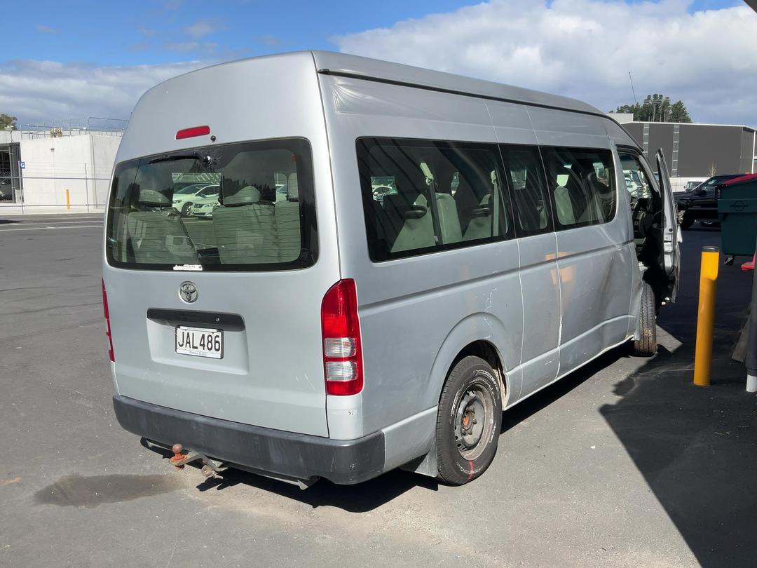 Photo '8' of Toyota Hiace Minibus TD Photo '8' of Toyota Hiace Minibus TD